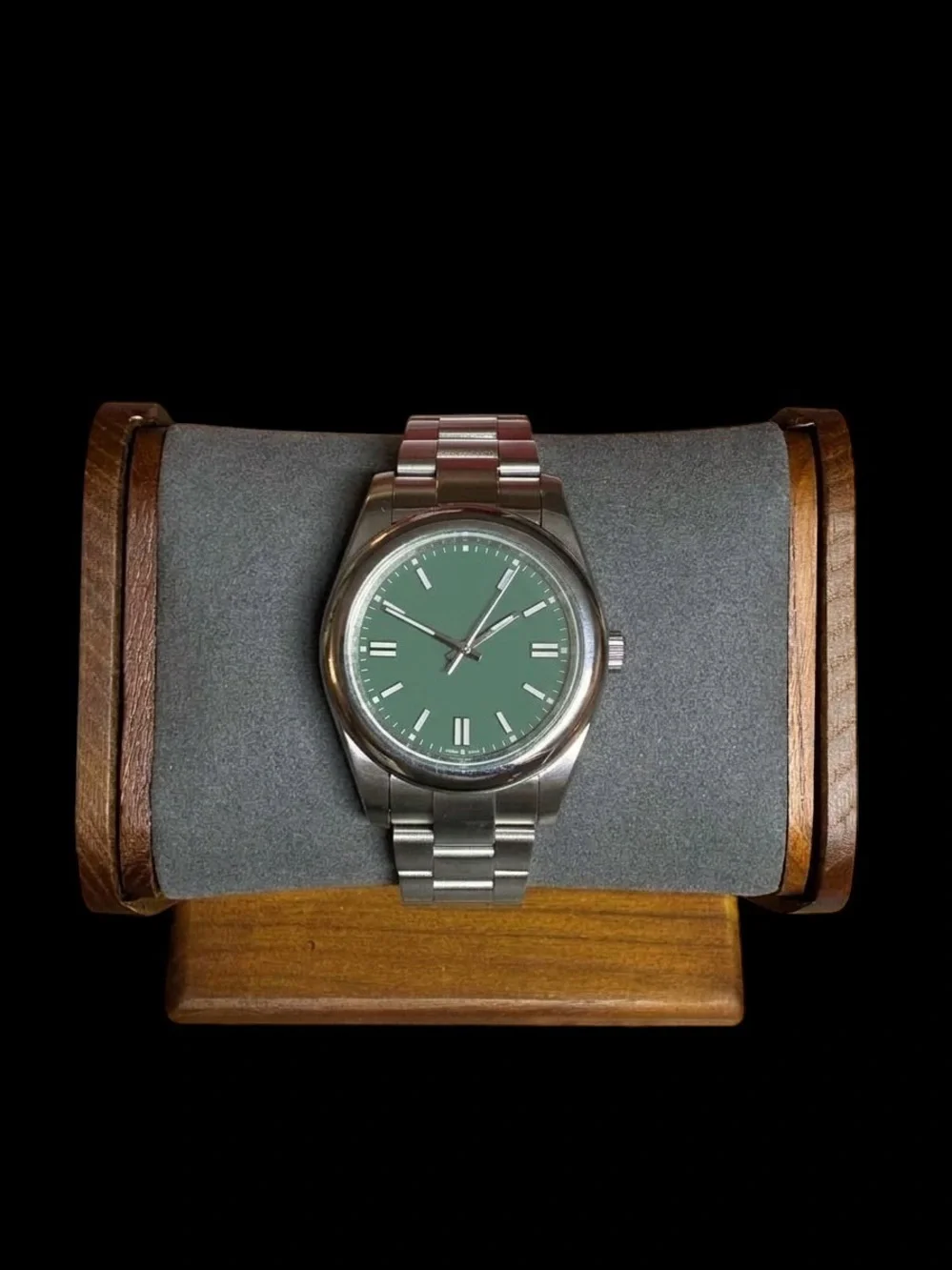 Men’s R. Watch Silver - Tone Band Green Dial